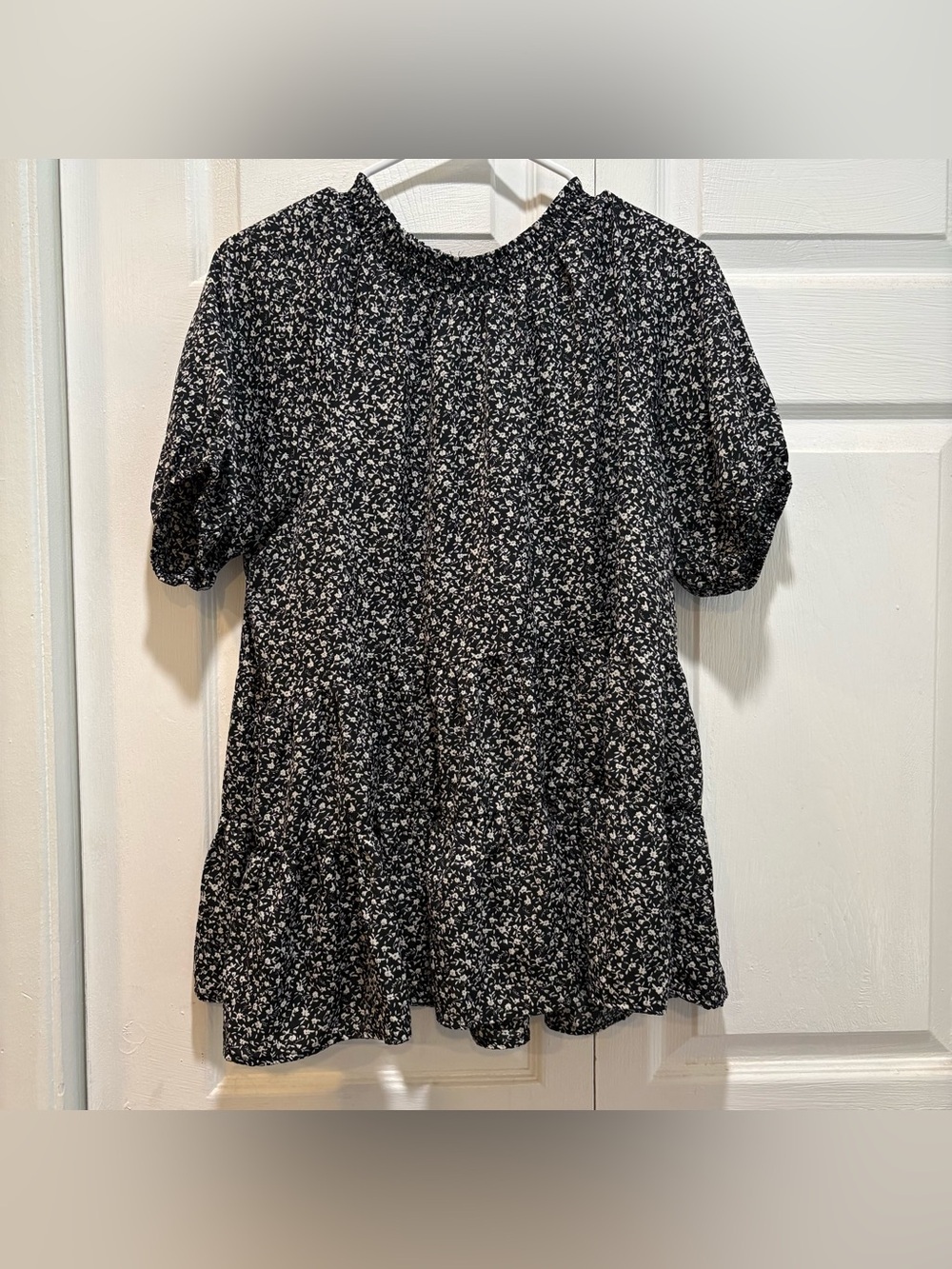 Wishlist Apparel Black Floral Tiered Peplum Short Sleeve Blouse - Size Medium